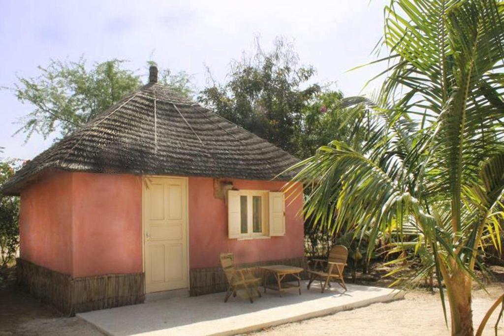 Lampsar Lodge Ndiongo Ruang foto