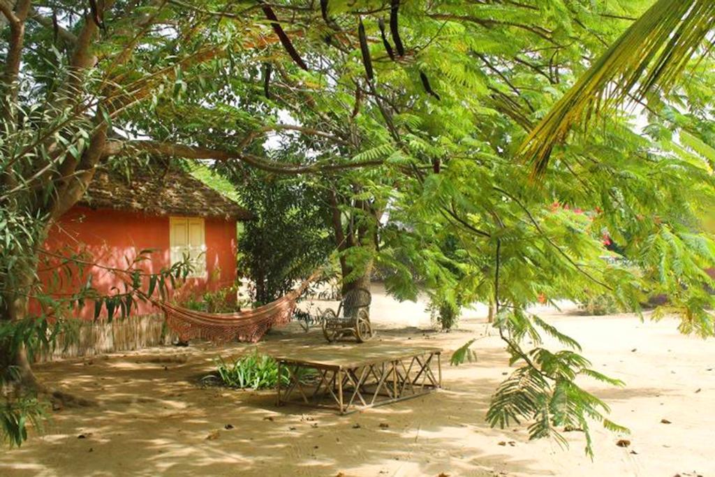 Lampsar Lodge Ndiongo Bagian luar foto