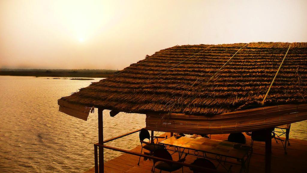 Lampsar Lodge Ndiongo Bagian luar foto