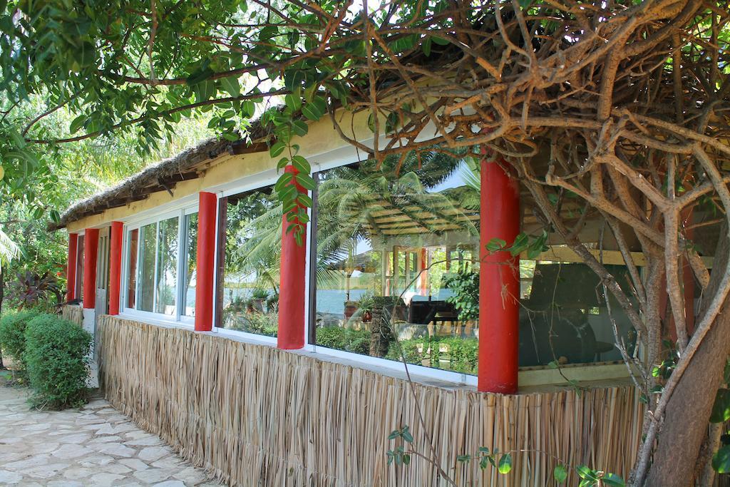 Lampsar Lodge Ndiongo Bagian luar foto